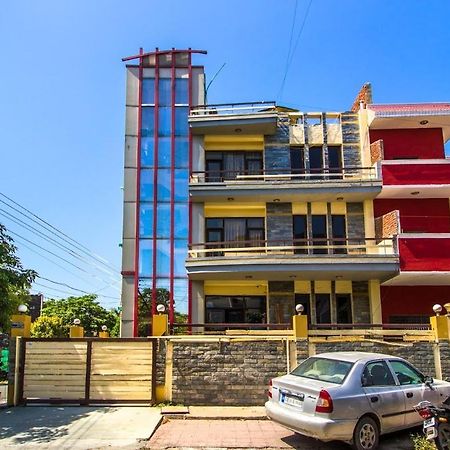 Oyo 9601 Hotel Sunshine Residency Castle Noida Esterno foto