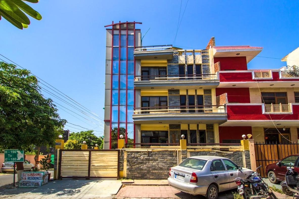 Oyo 9601 Hotel Sunshine Residency Castle Noida Esterno foto